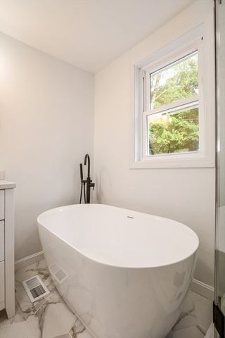 181 E Main St, Westborough, MA 01581