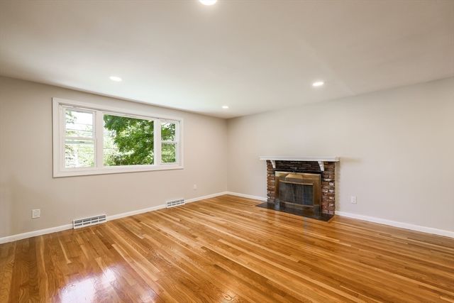 181 E Main St, Westborough, MA 01581