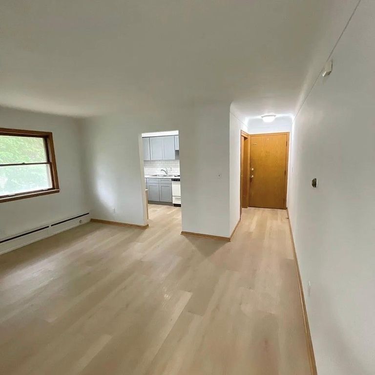 616 Ivy Avenue E, Saint Paul, MN 55101 — photo 3