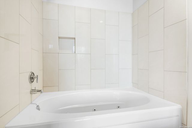 610 E Market St Unit 2606, San Antonio, TX 78205