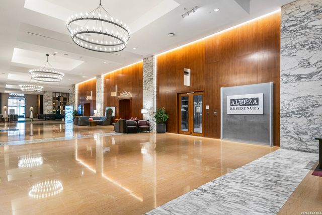 610 E Market St Unit 2606, San Antonio, TX 78205