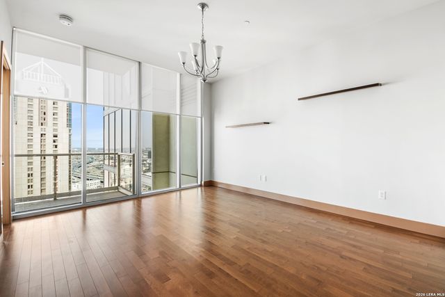 610 E Market St Unit 2606, San Antonio, TX 78205