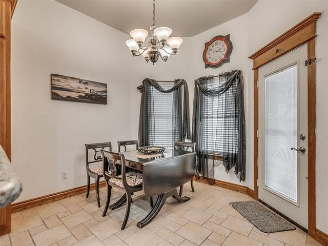 708 Garrison Lane, Yukon, OK 73099