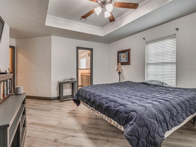 708 Garrison Lane, Yukon, OK 73099