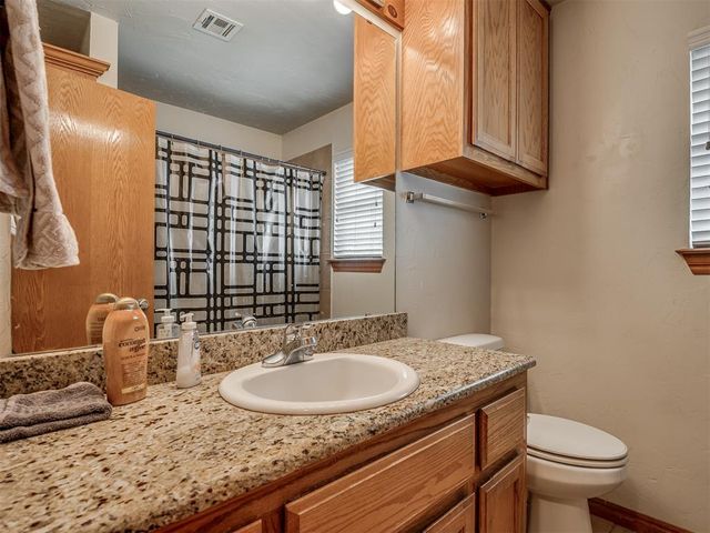 708 Garrison Lane, Yukon, OK 73099