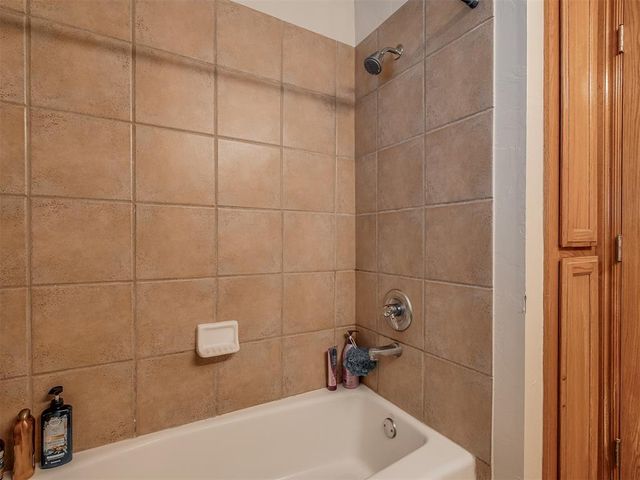 708 Garrison Lane, Yukon, OK 73099