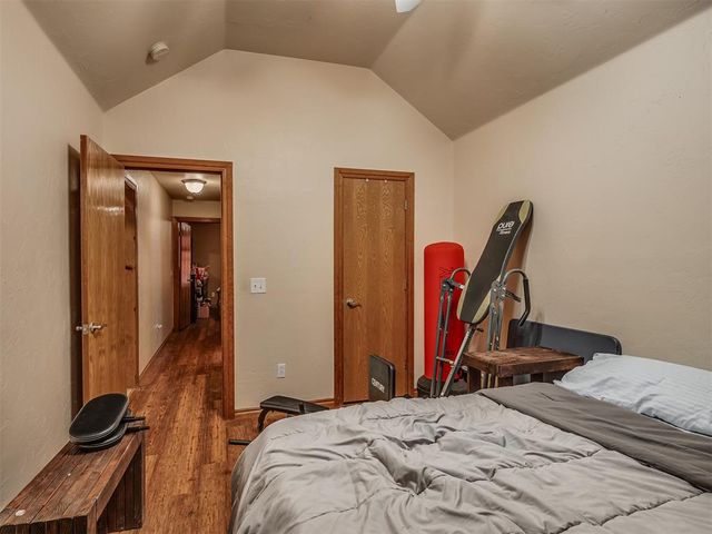 708 Garrison Lane, Yukon, OK 73099