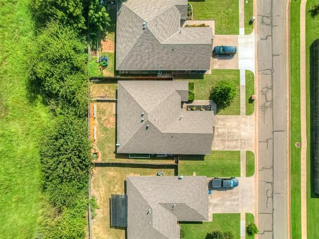 708 Garrison Lane, Yukon, OK 73099