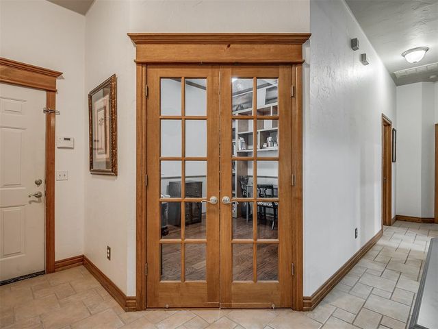 708 Garrison Lane, Yukon, OK 73099