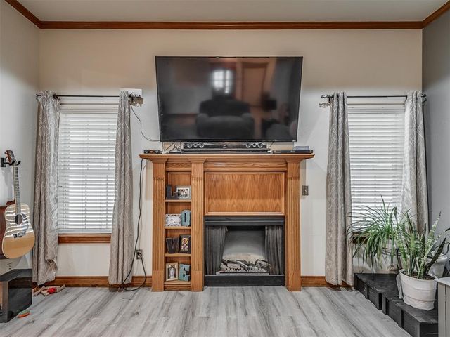 708 Garrison Lane, Yukon, OK 73099