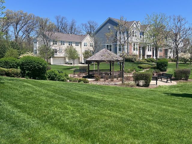 56 Veneto Court, Streamwood, IL 60107