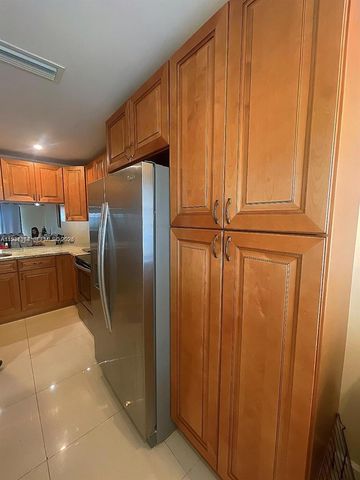 3926 S Arelia Dr S, Delray Beach, FL 33445