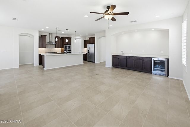 26990 W KERRY Lane, Buckeye, AZ 85396