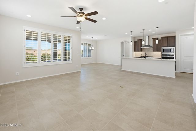 26990 W KERRY Lane, Buckeye, AZ 85396