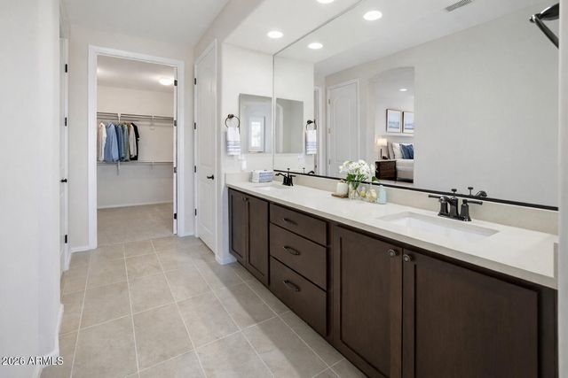 26990 W KERRY Lane, Buckeye, AZ 85396