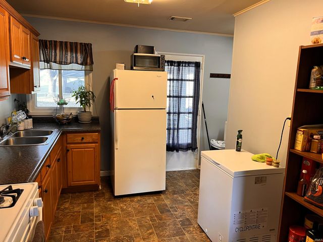 508 W Wharton Drive, Marion, IN 46952