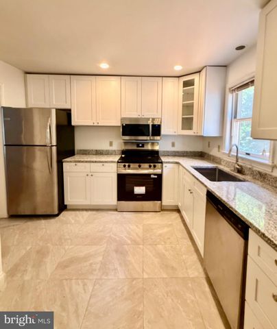 450 SUNRISE BLVD, Elizabethtown, PA 17022