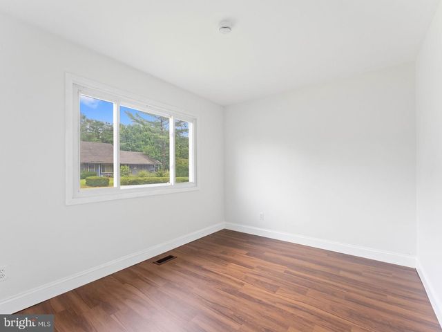 19 PENFIELD LN, Sicklerville, NJ 08081