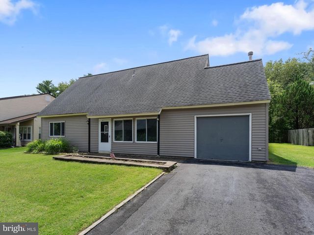 19 PENFIELD LN, Sicklerville, NJ 08081