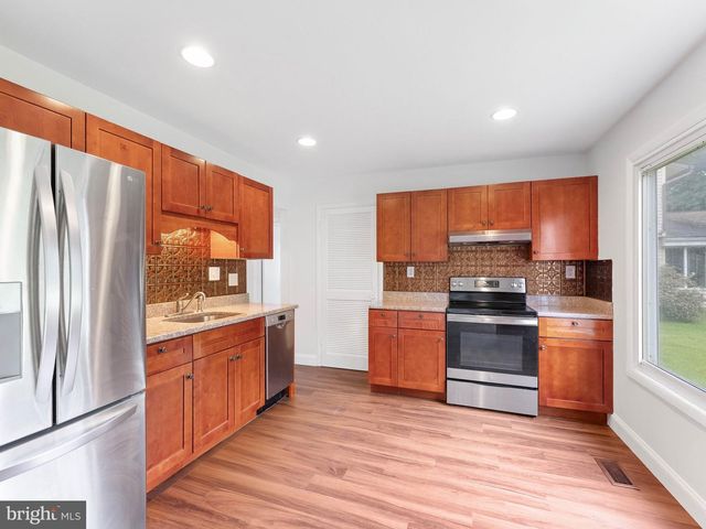 19 PENFIELD LN, Sicklerville, NJ 08081
