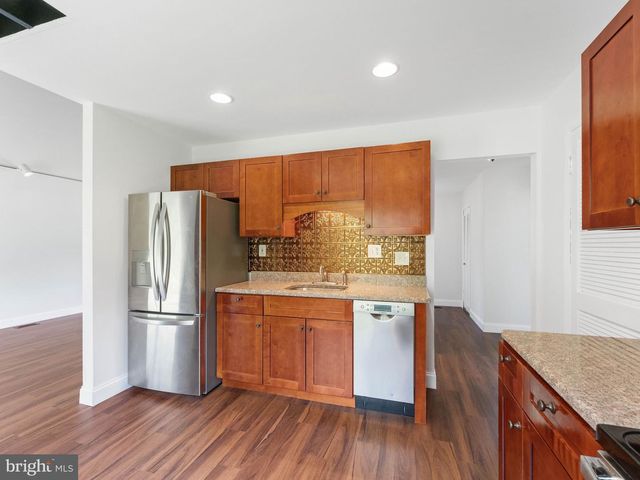 19 PENFIELD LN, Sicklerville, NJ 08081