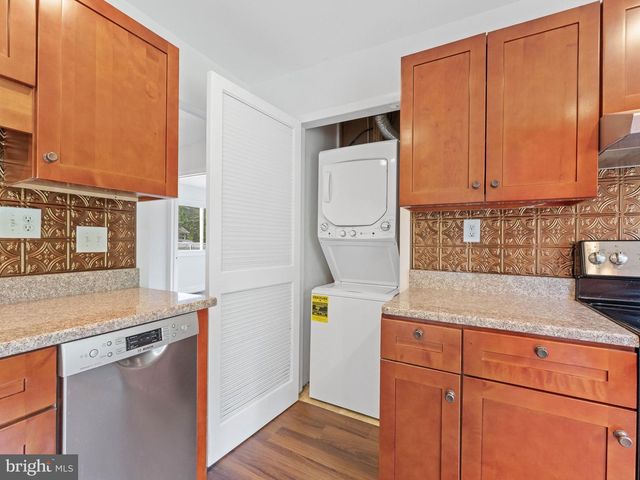 19 PENFIELD LN, Sicklerville, NJ 08081