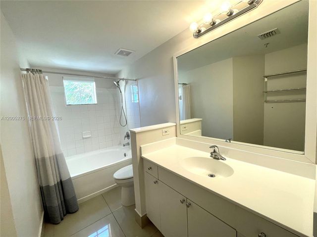 17100 N Bay Rd 1517, Sunny Isles Beach, FL 33160