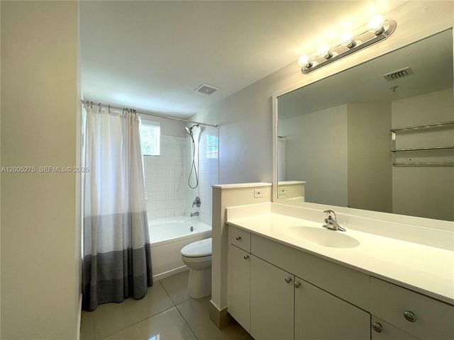 17100 N Bay Rd 1517, Sunny Isles Beach, FL 33160