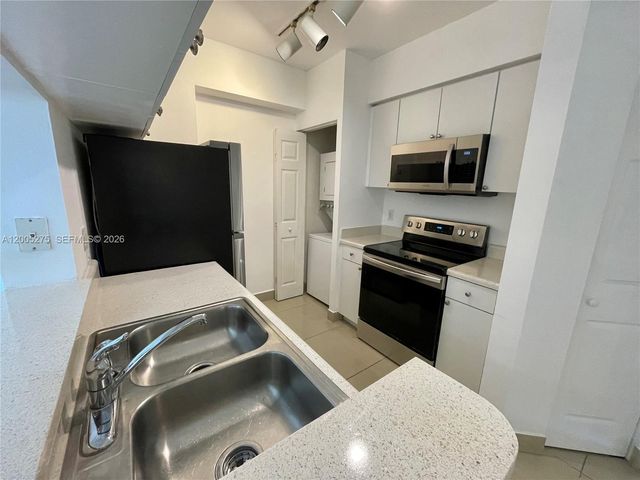 17100 N Bay Rd 1517, Sunny Isles Beach, FL 33160