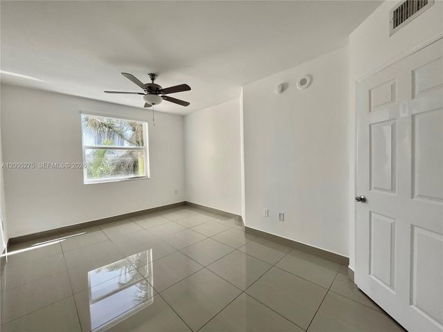 17100 N Bay Rd 1517, Sunny Isles Beach, FL 33160