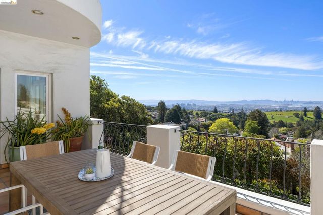 4951 Proctor Ave, Oakland, CA 94618