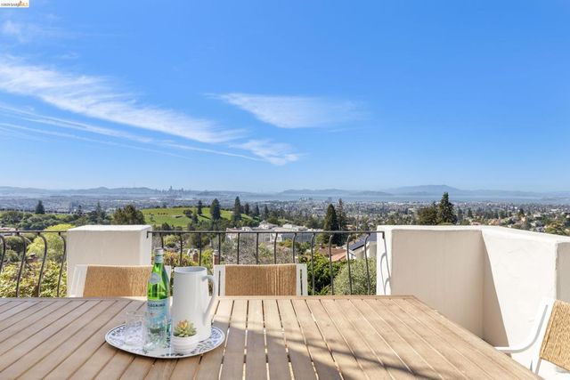 4951 Proctor Ave, Oakland, CA 94618