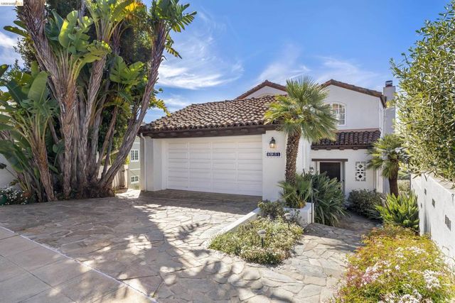 4951 Proctor Ave, Oakland, CA 94618