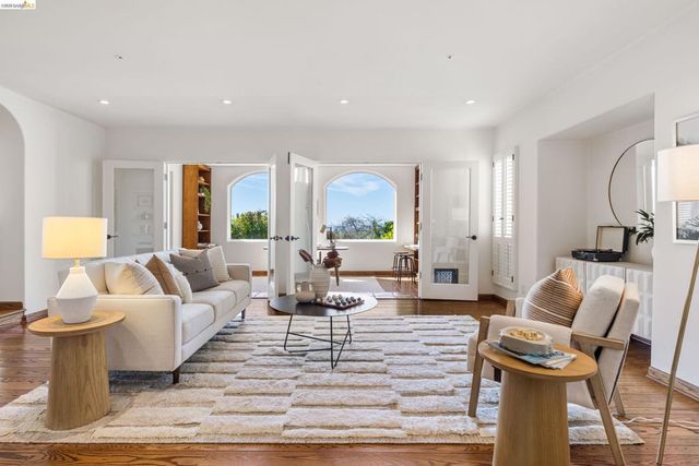 4951 Proctor Ave, Oakland, CA 94618