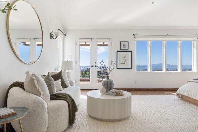 4951 Proctor Ave, Oakland, CA 94618