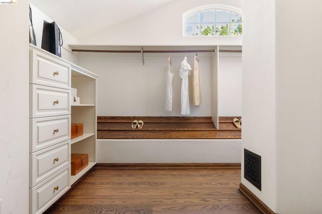 4951 Proctor Ave, Oakland, CA 94618