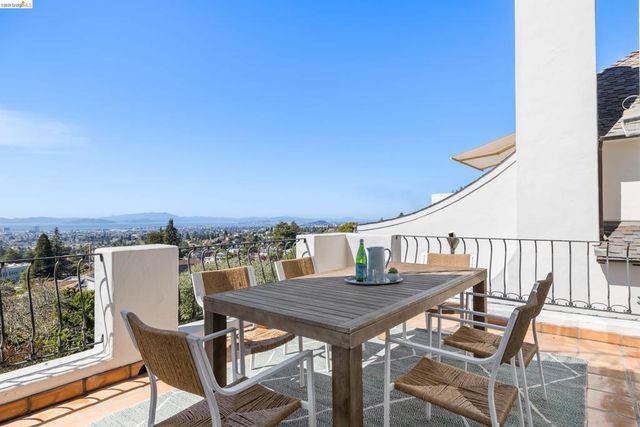 4951 Proctor Ave, Oakland, CA 94618