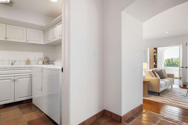 4951 Proctor Ave, Oakland, CA 94618