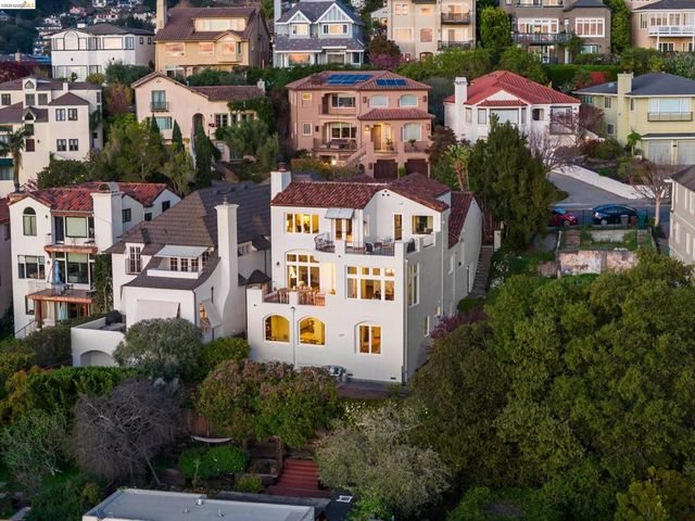 4951 Proctor Ave, Oakland, CA 94618