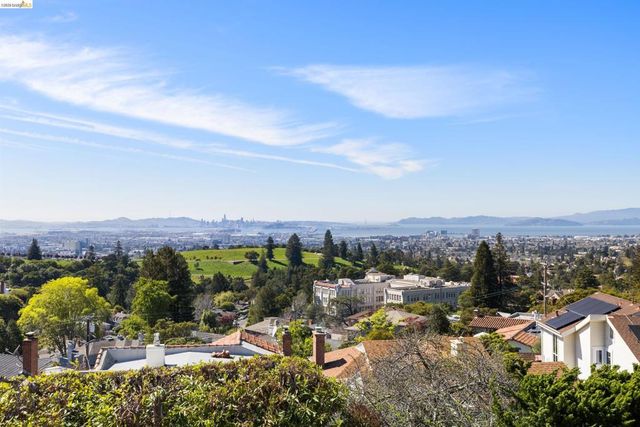 4951 Proctor Ave, Oakland, CA 94618