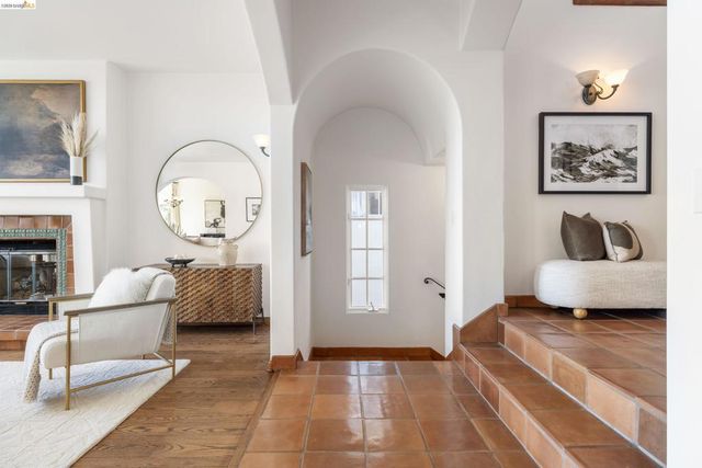 4951 Proctor Ave, Oakland, CA 94618