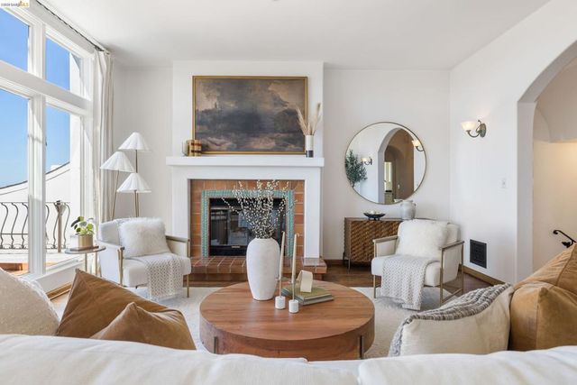 4951 Proctor Ave, Oakland, CA 94618