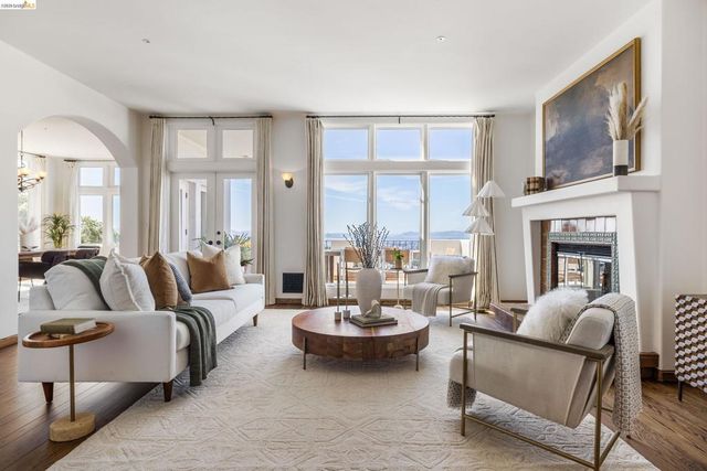 4951 Proctor Ave, Oakland, CA 94618