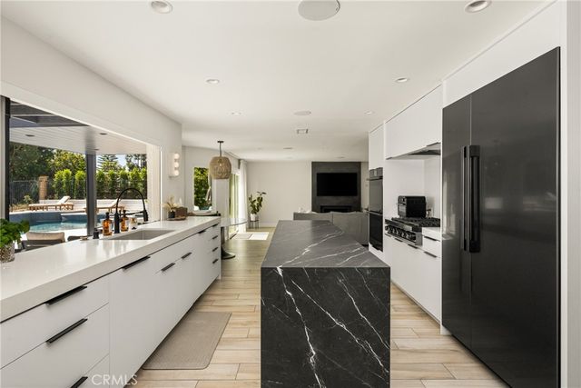 3226 E Ridgeway, Orange, CA 92867