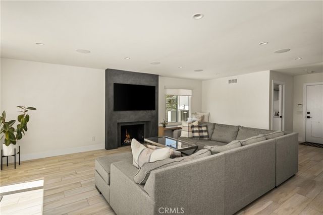 3226 E Ridgeway, Orange, CA 92867