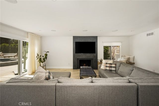 3226 E Ridgeway, Orange, CA 92867