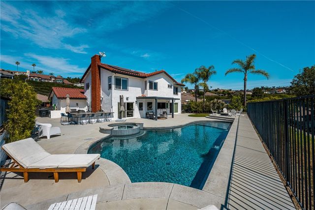 3226 E Ridgeway, Orange, CA 92867
