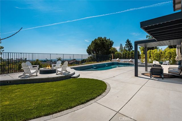 3226 E Ridgeway, Orange, CA 92867