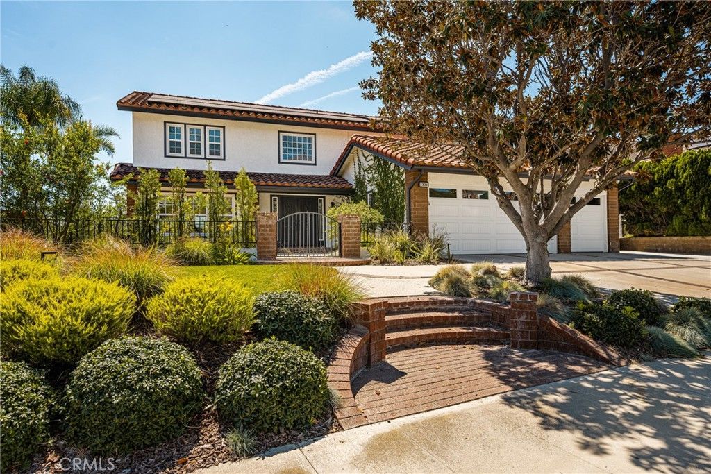3226 E Ridgeway, Orange, CA 92867