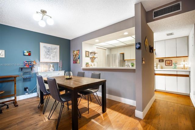 1207 NW 123rd Ave, Pembroke Pines, FL 33026